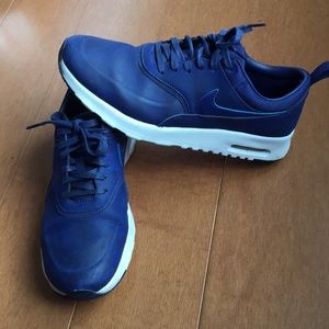 Nike Leather Air Max Thea (8.5)